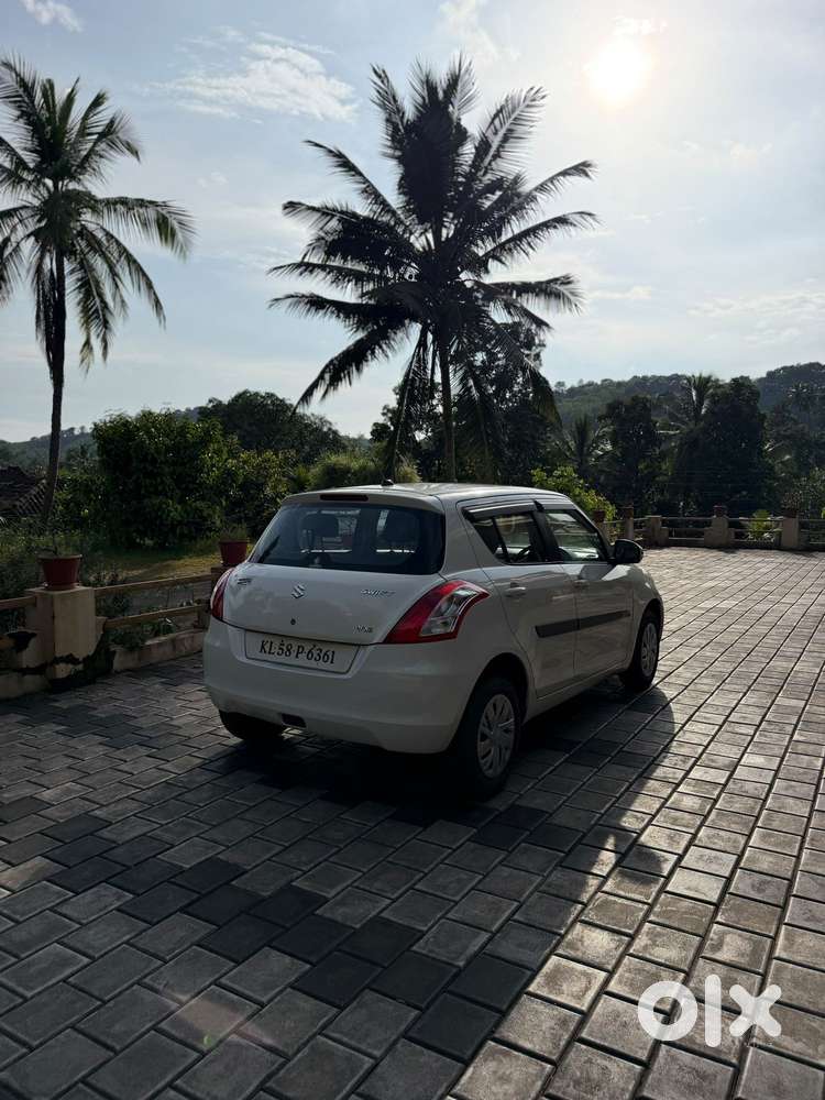 Maruti Suzuki Swift Vxi Optional, 2015, Petrol