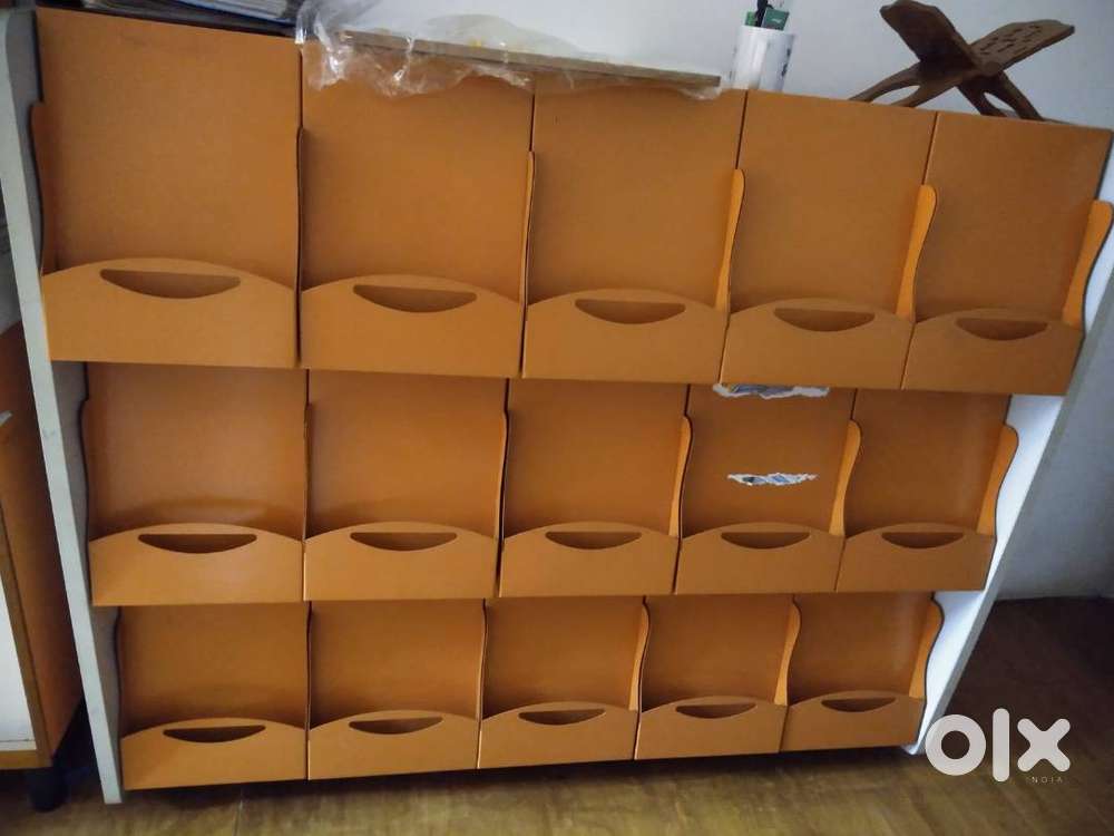 METAL SHELF FOR KEEPING MAGAZINES AND BOOKS