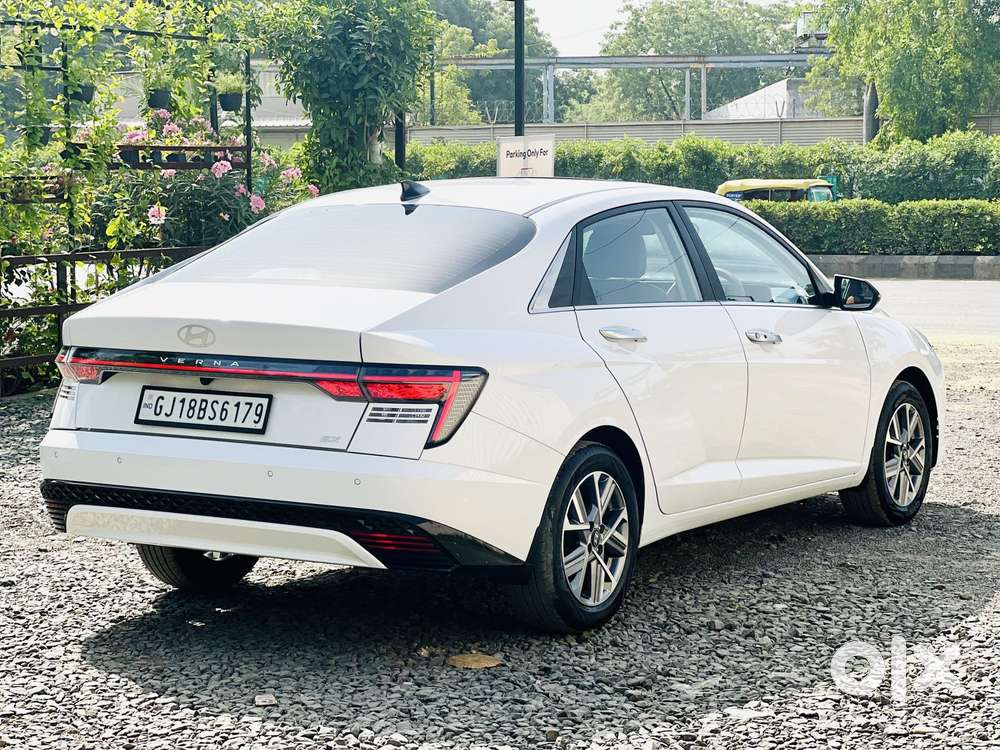 Hyundai Verna 1.5 Sx Petrol Mt, 2023, Petrol