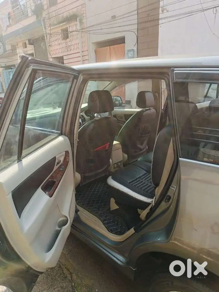 Good Condition Car  Tap Modal Innova 2014
