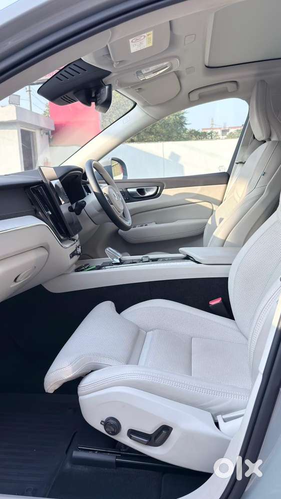 Volvo Xc60 D5 Awd Automatic, 2025, Petrol