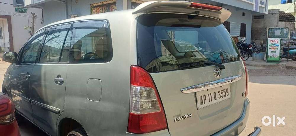 Toyota Innova 2.5 Vx 7 Str Bs-iii, 2005, Diesel