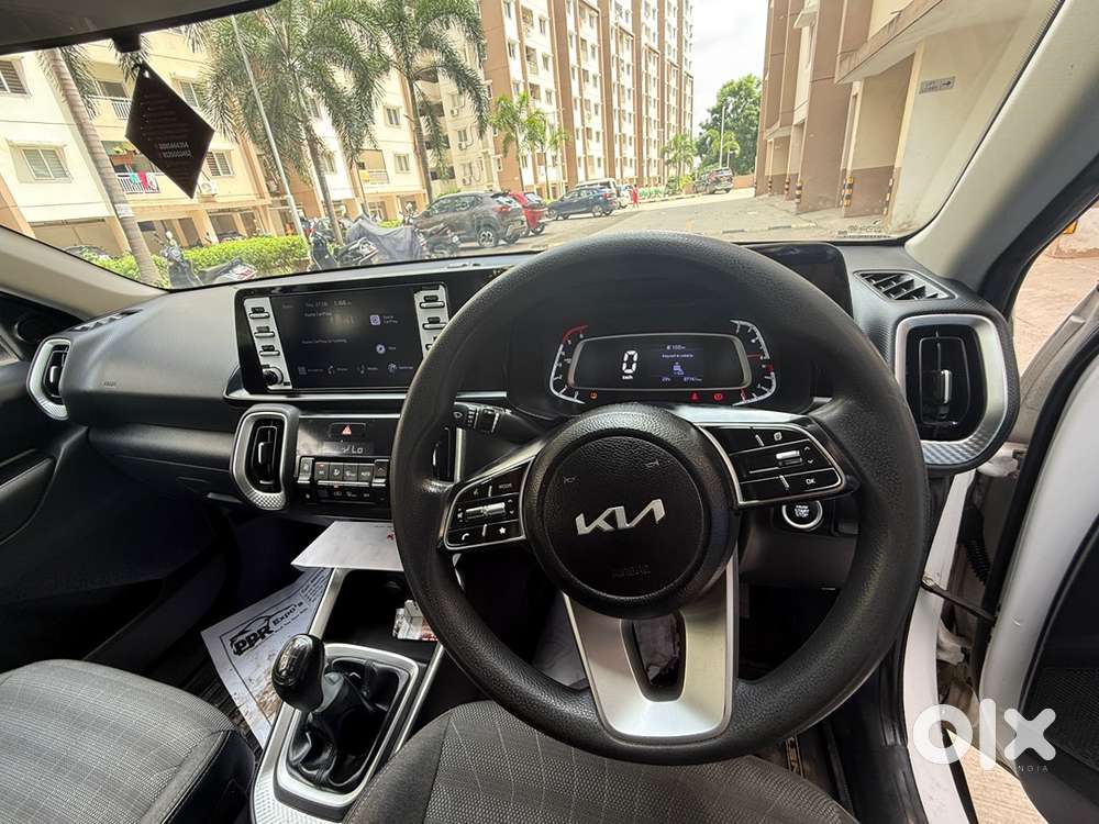 Kia Sonet 2023 Diesel Well Maintained And Its A Push Start Button Car