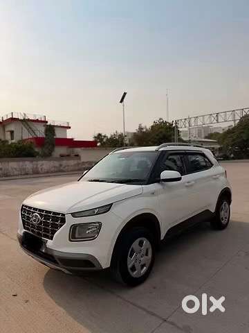 Hyundai Venue Petrol - 2022 Doctor Driven In Prestine Condition.