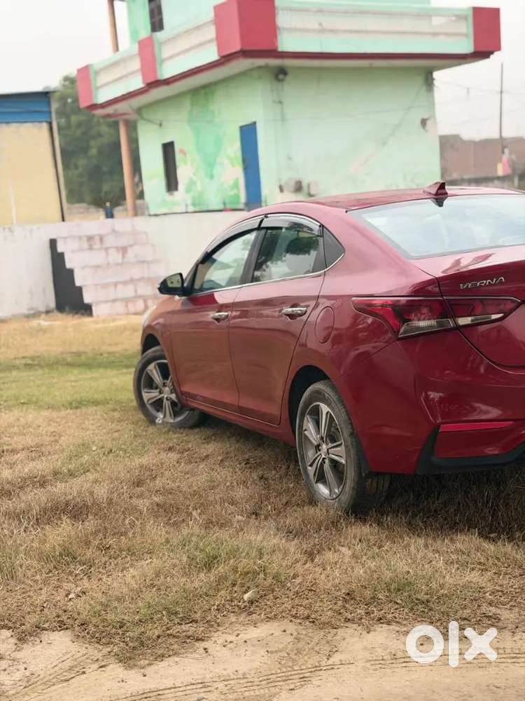 Hyundai New Verna Sx 2018 Urgent Néed Hai Paise Ki Flate Ka Loan Clear