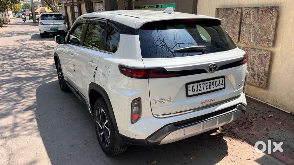 Toyota Urban Cruiser Hyryder (1.5 Neo-drive G At)