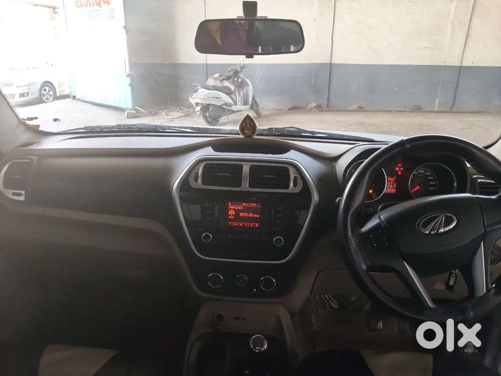 Mahindra Tuv 300 2017