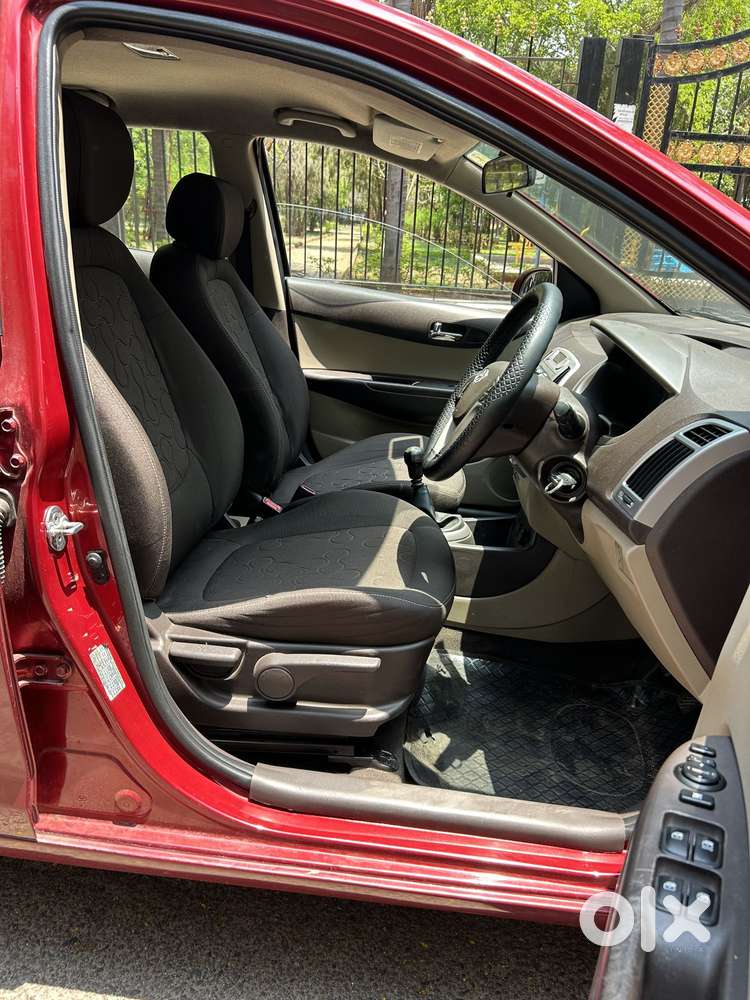 Hyundai I20 2009-2011 Asta, 2011, Petrol