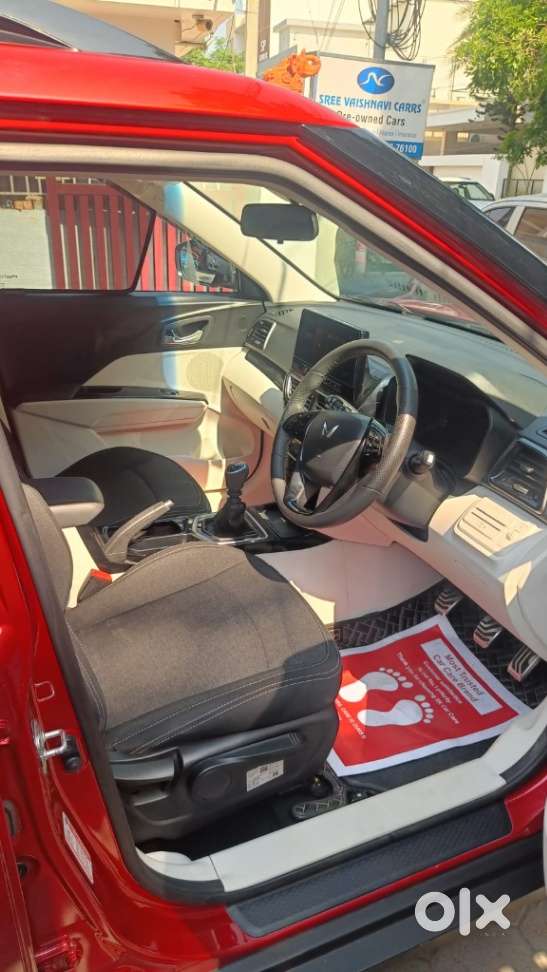 Mahindra Xuv 3xo, 2024, Petrol