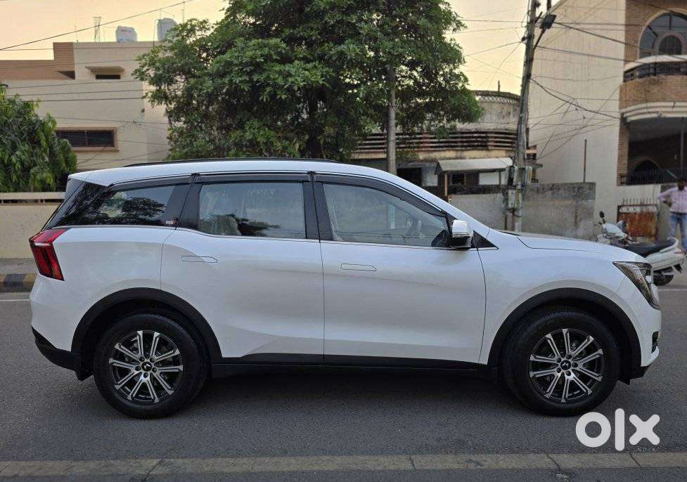 Mahindra Xuv700 2.2 Ax 7 Diesel At Str, 2024, Diesel