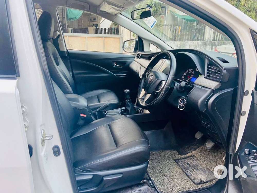 Toyota Innova Crysta 2.4 G Plus Mt 8 Str, 2022, Diesel