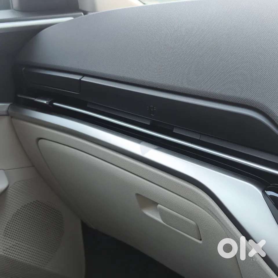 Kia Carens Prestige Plus Diesel, 2025, Petrol