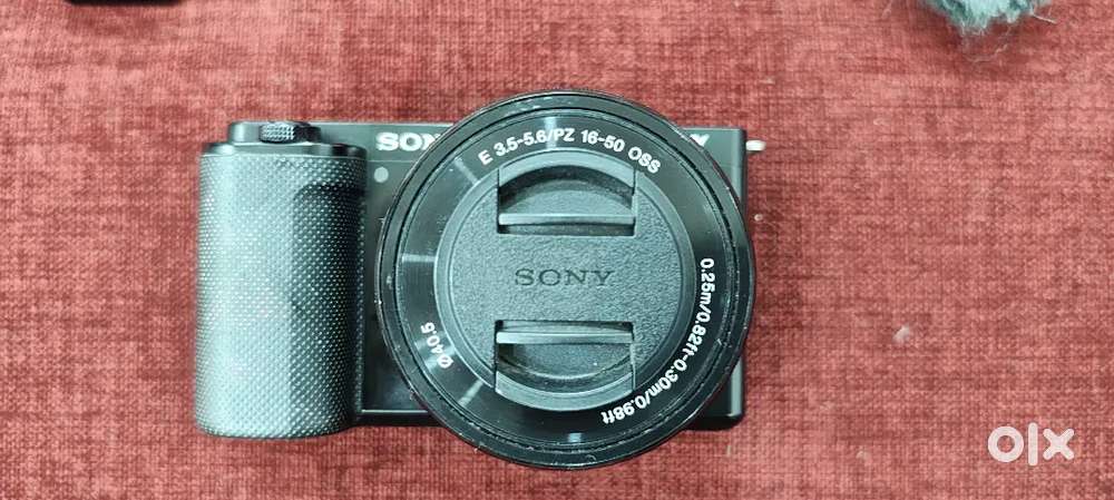 Sony ZV-E10 Mirrorless Vlog Camera &ndash; Box Included (Bonus 64GB Card)