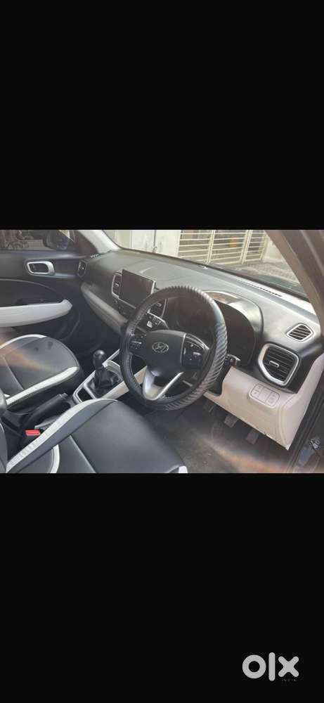 Hyundai Venue Petrol 2024