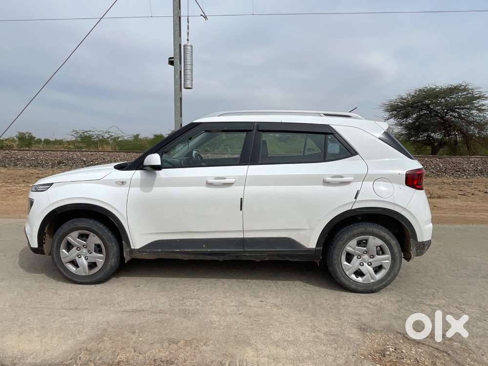 Hyundai Venue 2021 Diesel Well Maintained