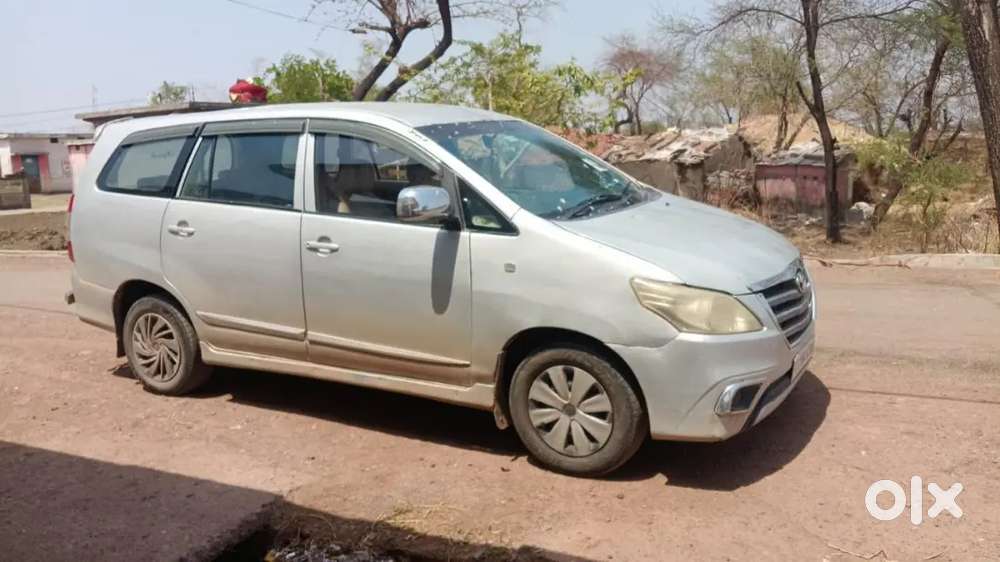 Toyota Innova Crysta 2013