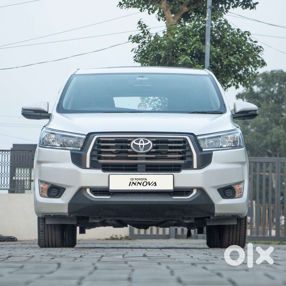 Toyota Innova Crysta 2.4 G Mt, 2023, Diesel