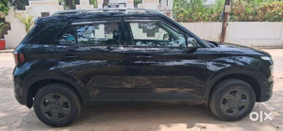 Hyundai Venue 1.2 S (o), 2024, Petrol