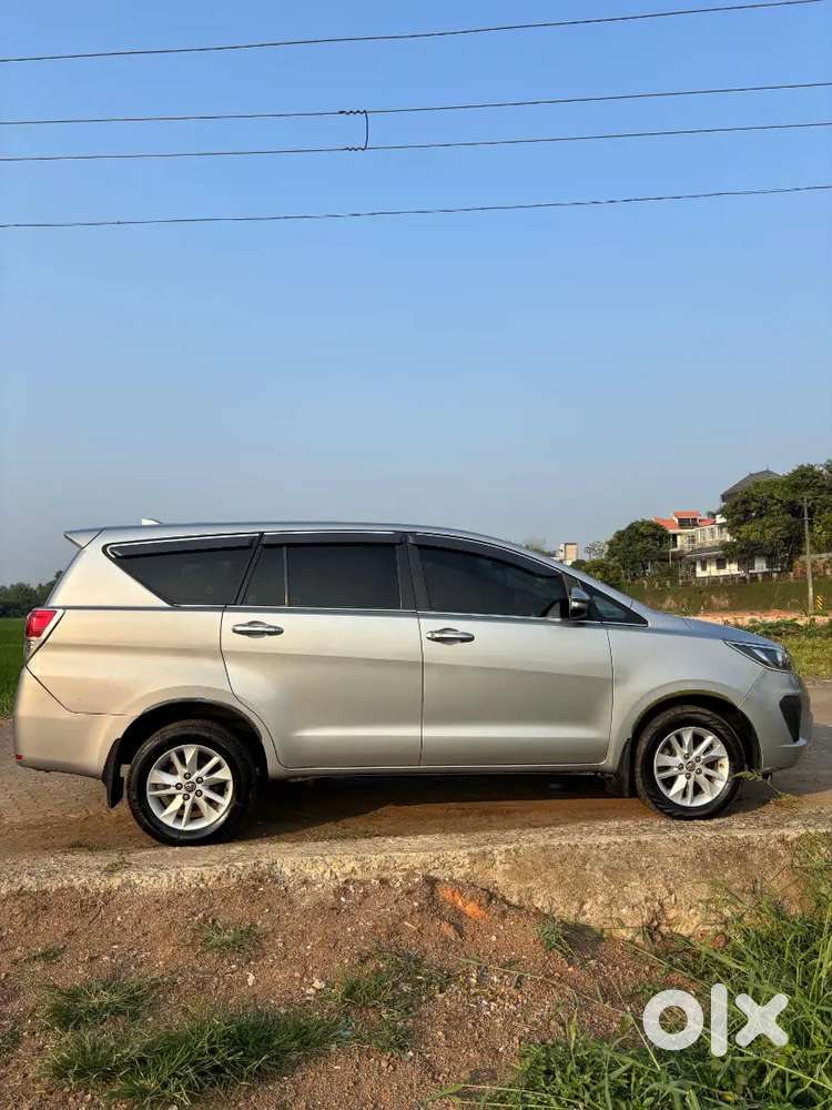Toyota Innova Crysta 2016