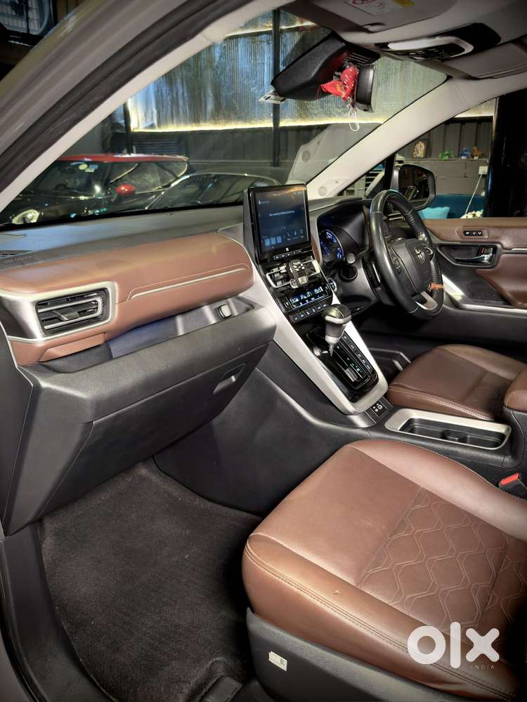 Toyota Innova Hycross 2.0 Zx (o) Hybrid 7 Str, 2024, Petrol