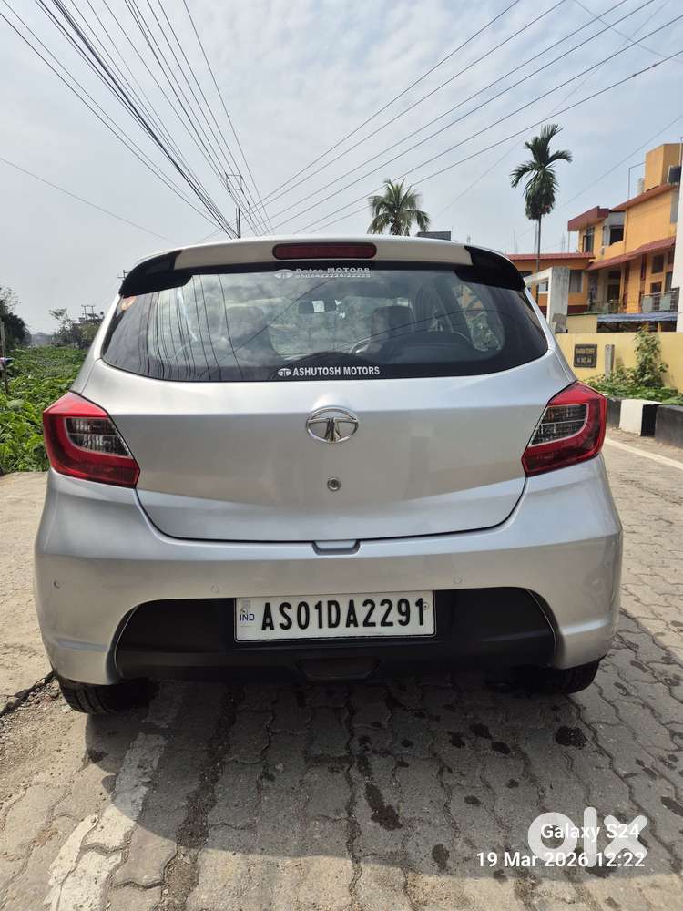 Tata Tiago 1.2 Revotron Xt (o), 2016, Petrol