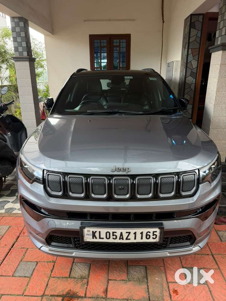 2022 Jeep Compass Model S - Grey