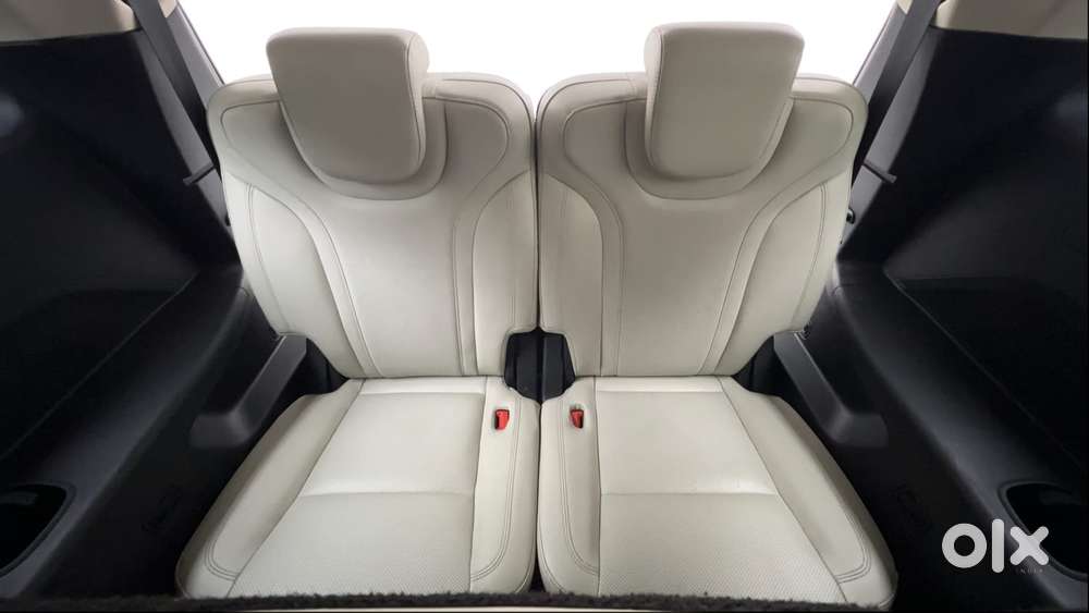 Mahindra Xuv700 2.2 Ax 7 Diesel At Luxury Pack Str, 2022, Diesel