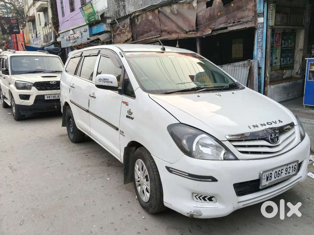 Toyota Innova 2012,,,