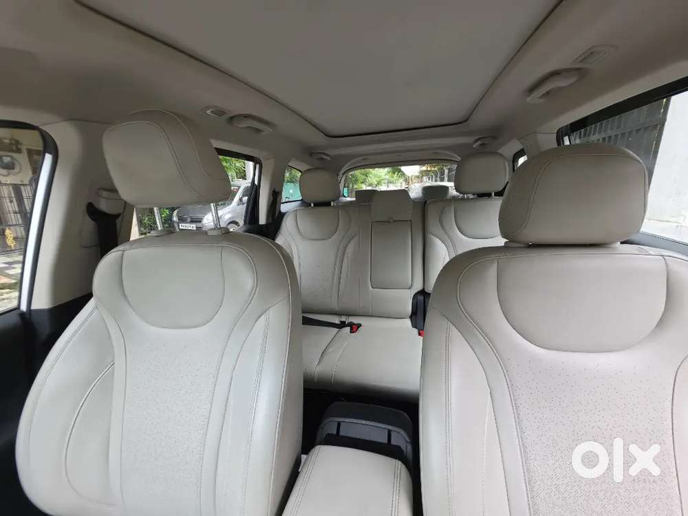 Mahindra Xuv700 2021 Petrol Automatic