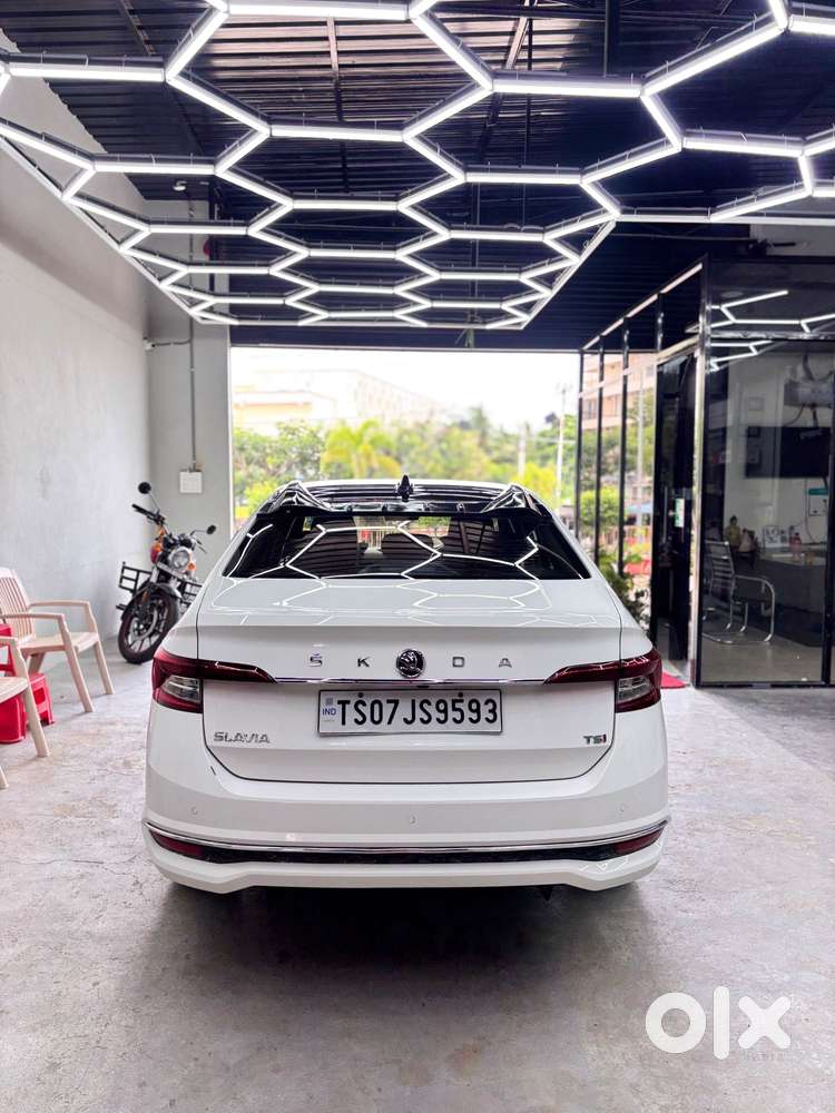 Skoda Slavia Ambition 1.0l Tsi Mt, 2022, Petrol