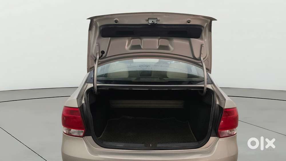 Volkswagen Vento 2010-2013 Petrol Highline, 2013, Petrol