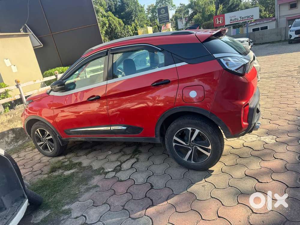 Tata Nexon Amt 1.2 Revotron Xma, 2020, Petrol