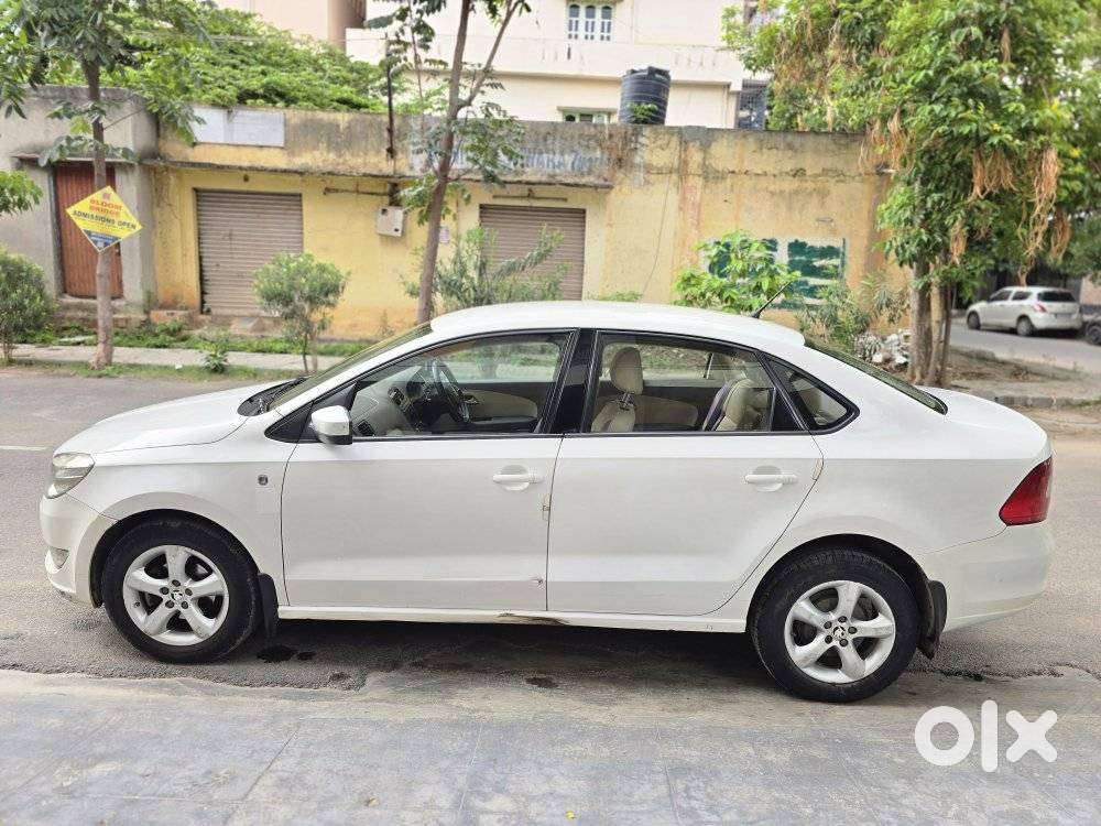 Skoda Rapid Ambition 1.6 Tdi Cr Manual Plus, 2014, Diesel