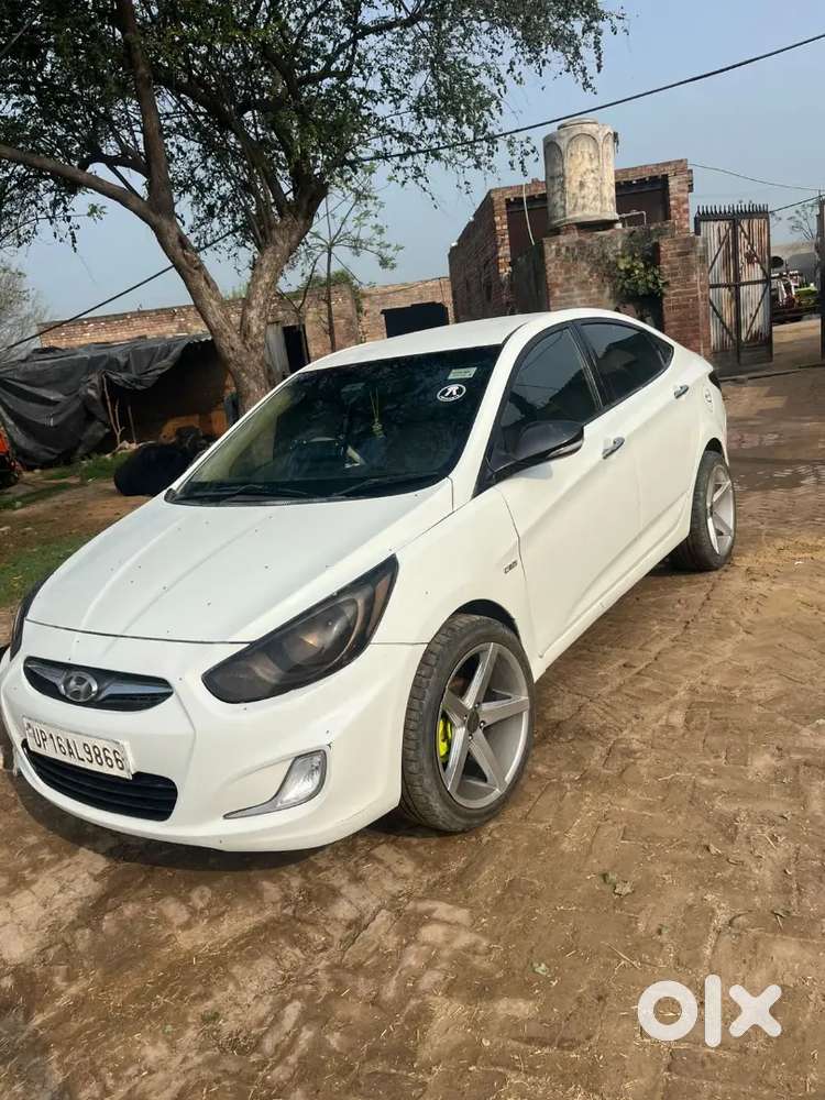 Hyundai Fluidic Verna 2012