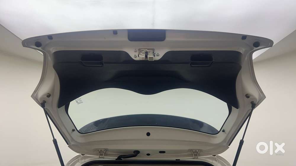 Maruti Suzuki Swift 1.3 Lxi, 2022, Petrol