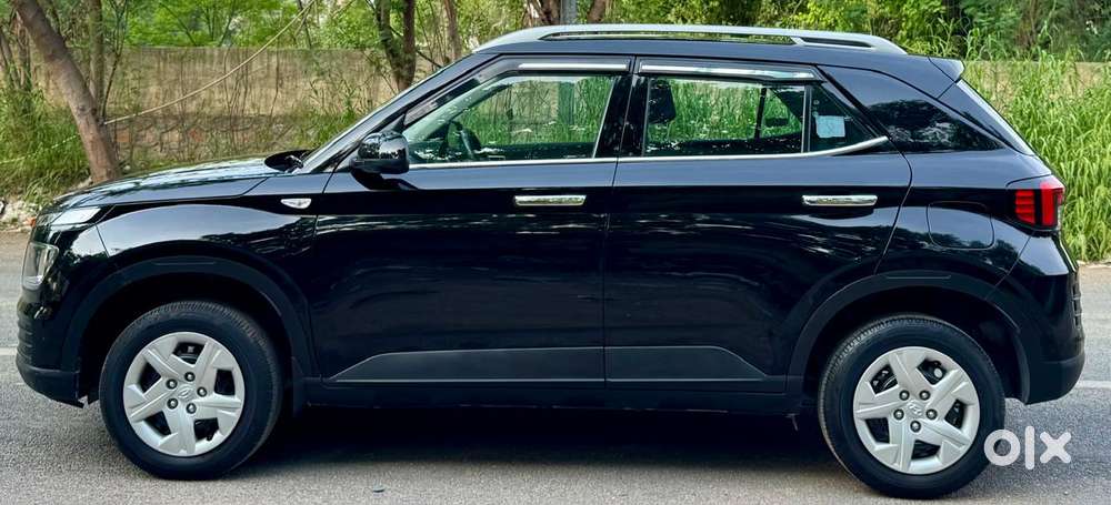 Hyundai Venue S 1.2 Petrol, 2022, Petrol