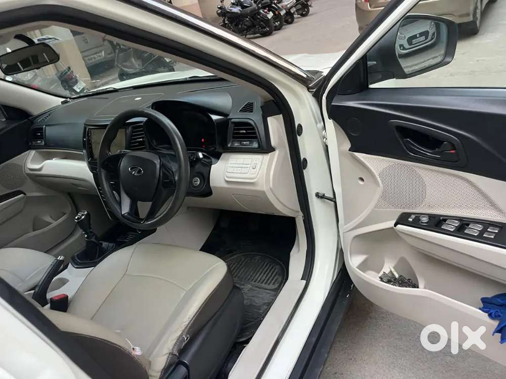 Location Hyderabad  Xuv300 2022 Diesel 164000 Km Driven Showroomtrack