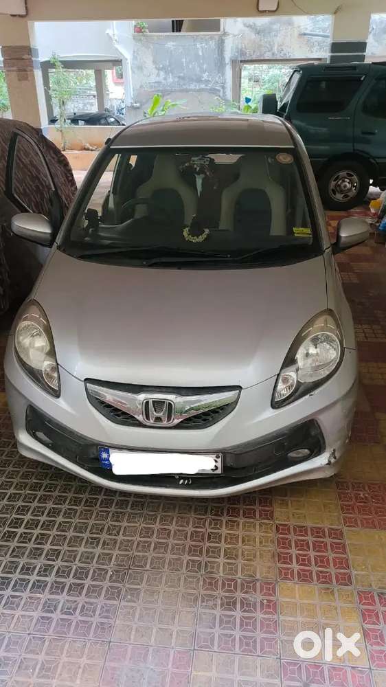 Honda Brio V Automatic 2012