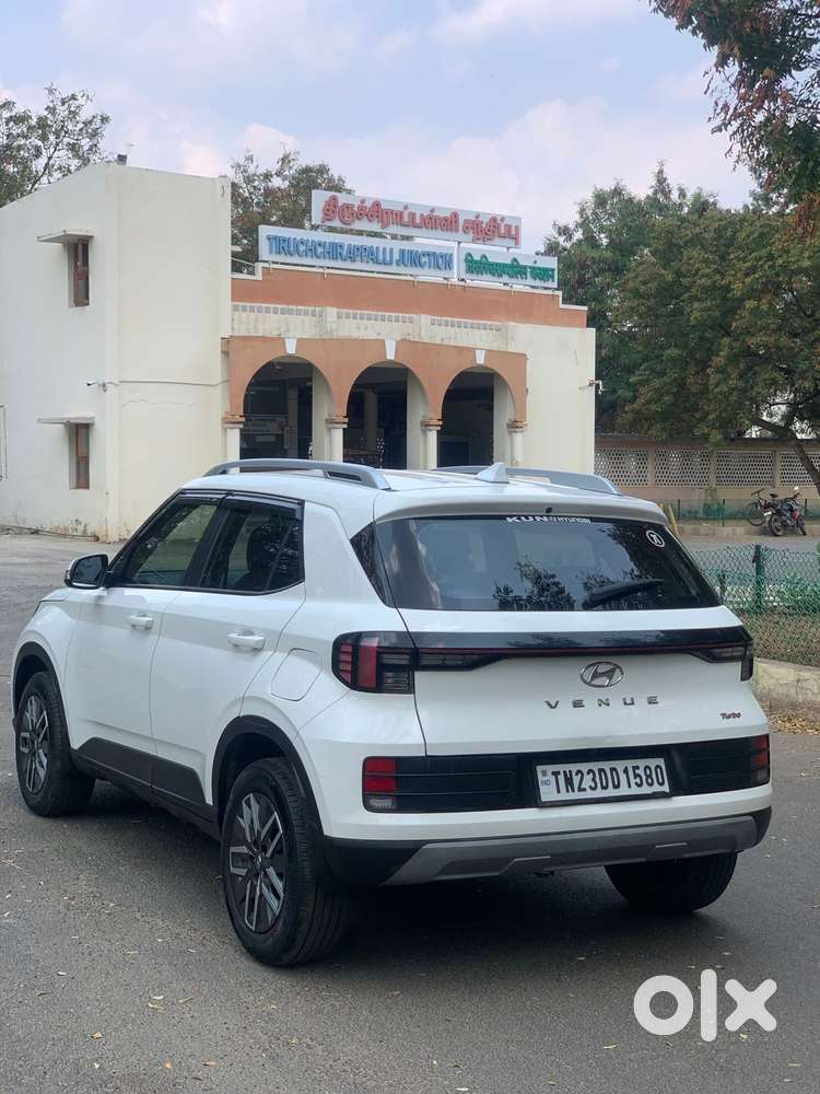 Hyundai Venue 1.0 S (o) Turbo Dct, 2023, Petrol