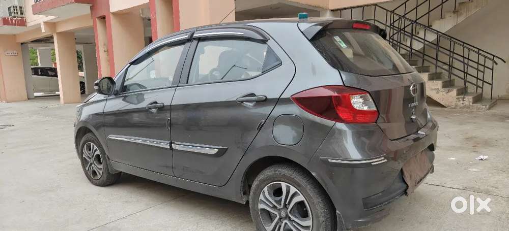 Tata Tiago 1.2 Revotron Xt 2024, Single Hand Use And Very Less Driven