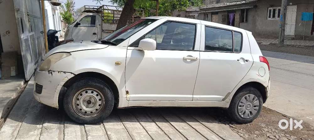 Maruti Suzuki Swift Petrol And Cng