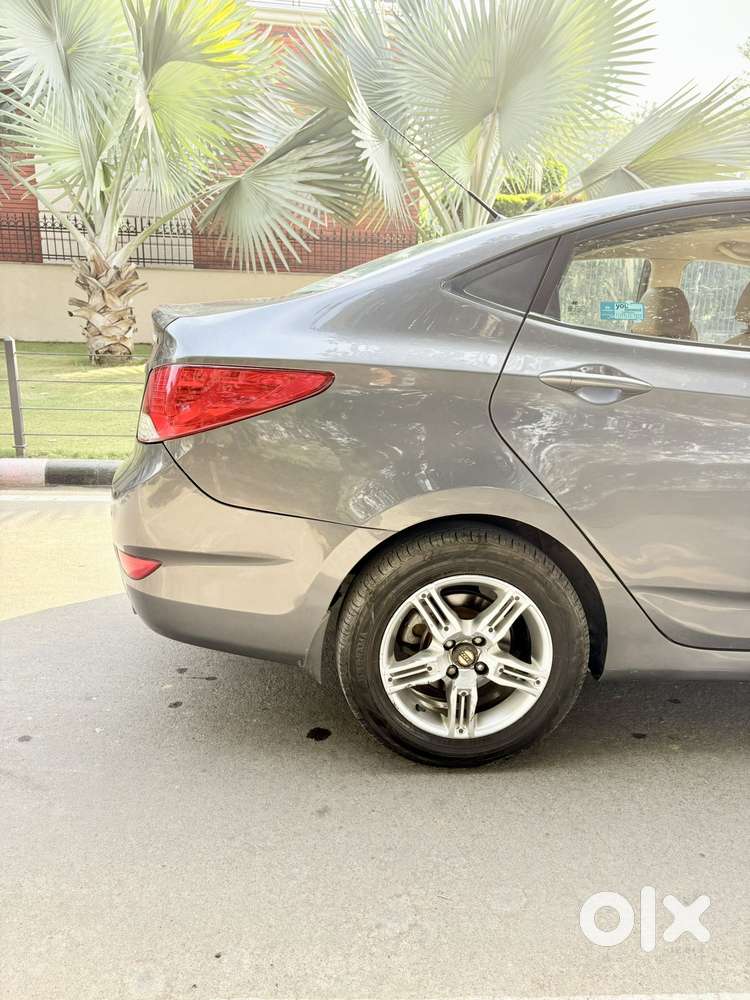 Hyundai Fluidic Verna 1.6 Vtvt Sx, 2011, Petrol