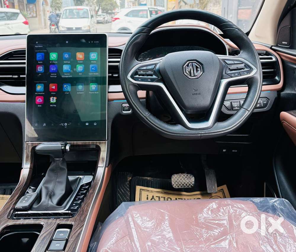 Mg Hector Plus Sharp Pro 1.5 Turbo Petrol  Cvt 7 Str Dual Tone, 2023..
