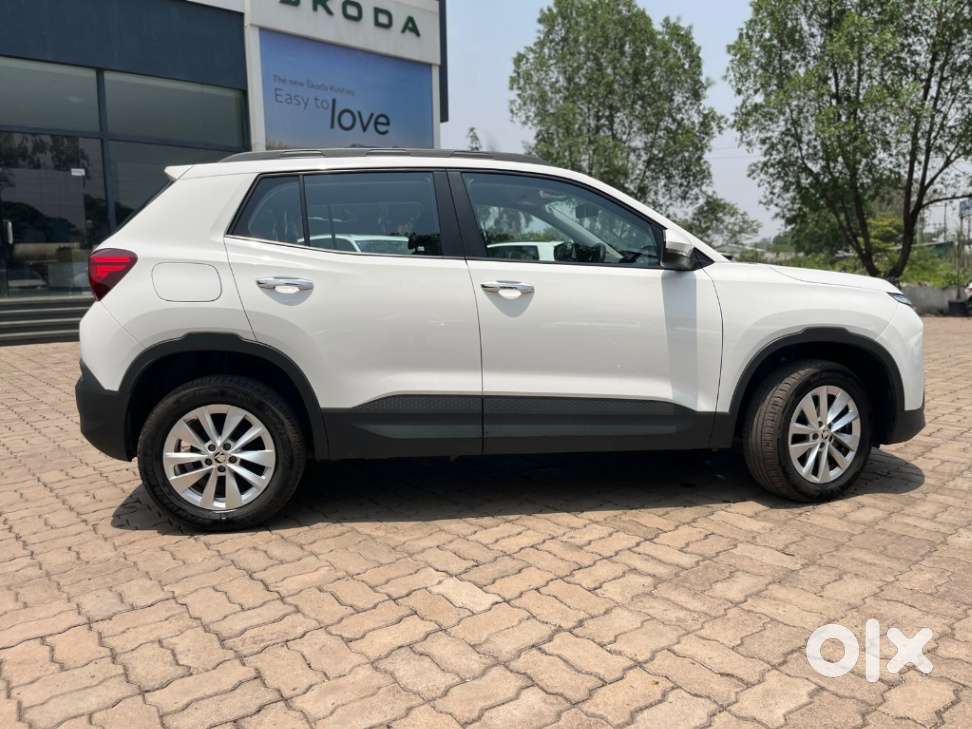 Skoda Kylaq Signature, 2025, Petrol