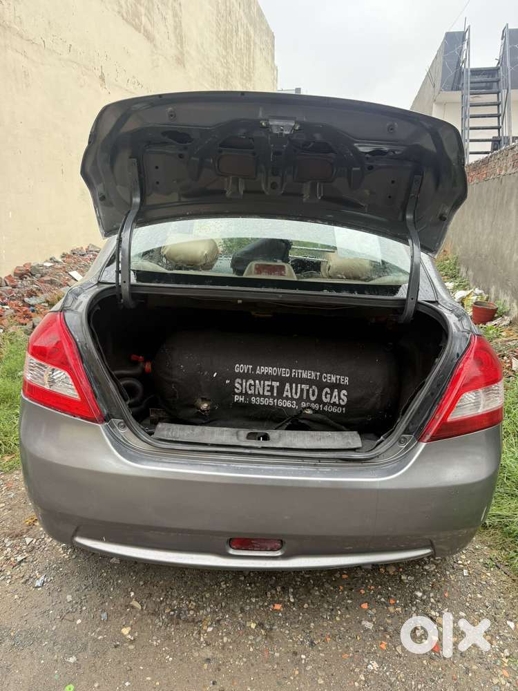 Maruti Suzuki Swift Dzire 1.3 Vxi, 2014, Petrol