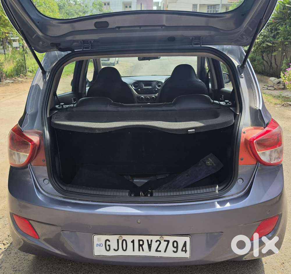 Hyundai Grand I10 Sportz, 2016, Petrol