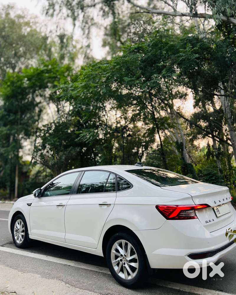 Skoda Slavia Ambition 1.0l Tsi At, 2022, Petrol