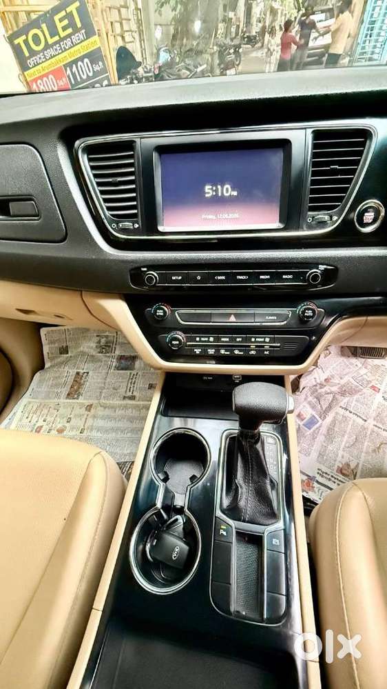 Kia Carnival Premium 8 Str, 2022, Diesel