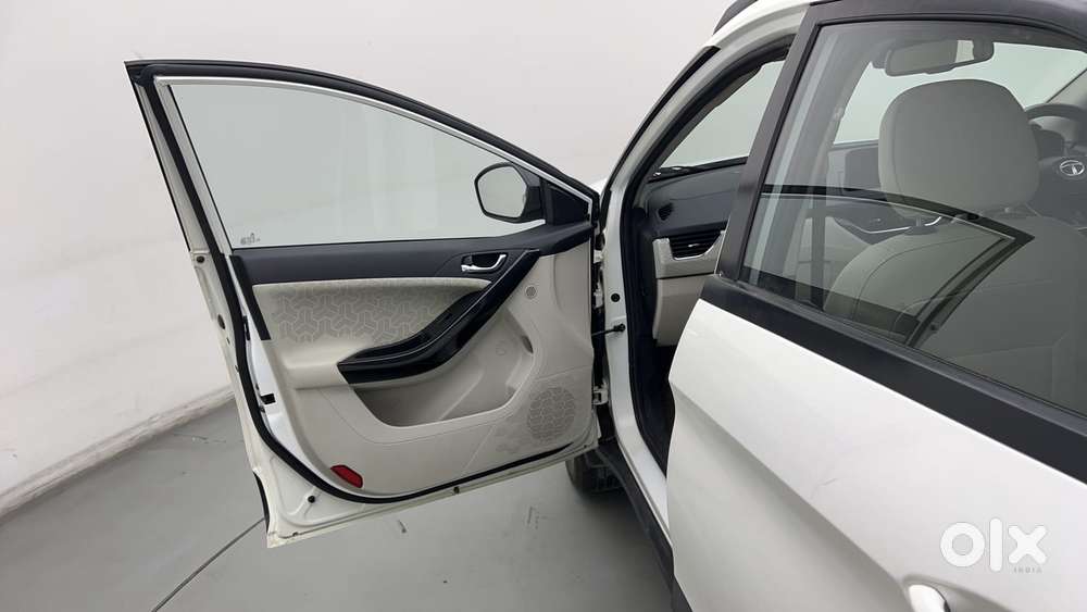 Tata Nexon 1.2 Revotron Xza Plus Premium, 2023, Petrol
