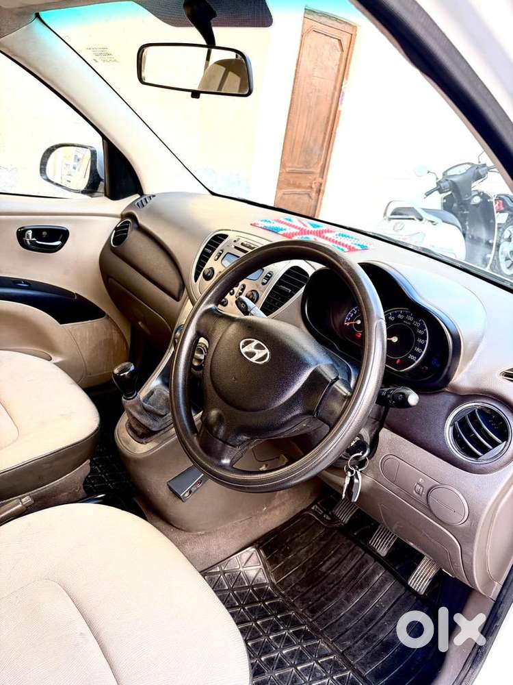 I10 Sportz Top Model